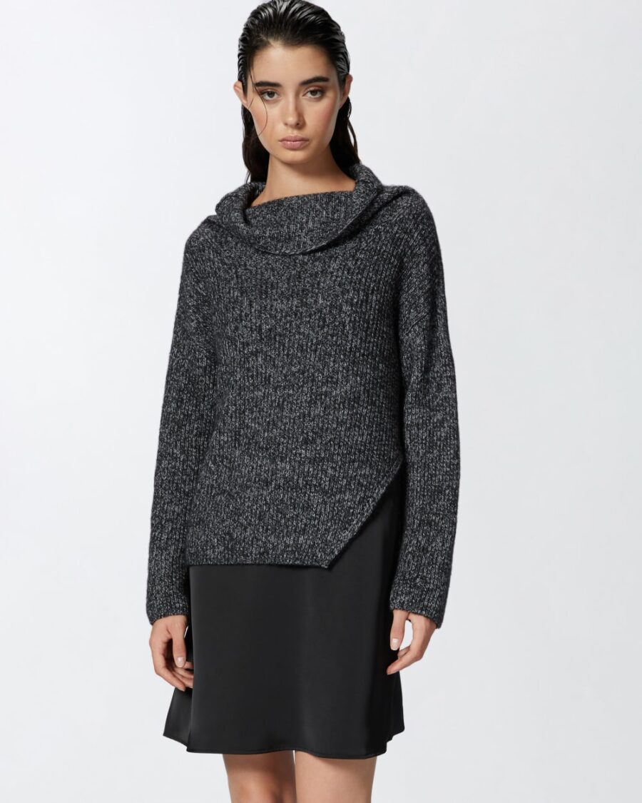 Abito bimateriale con maglione misto alpaca grigio e nero e bianco