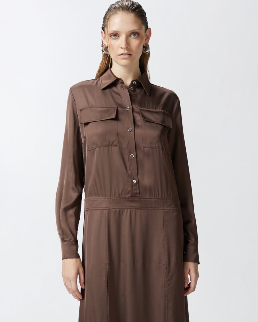 Abito lungo a camicia in satin - immagine 4