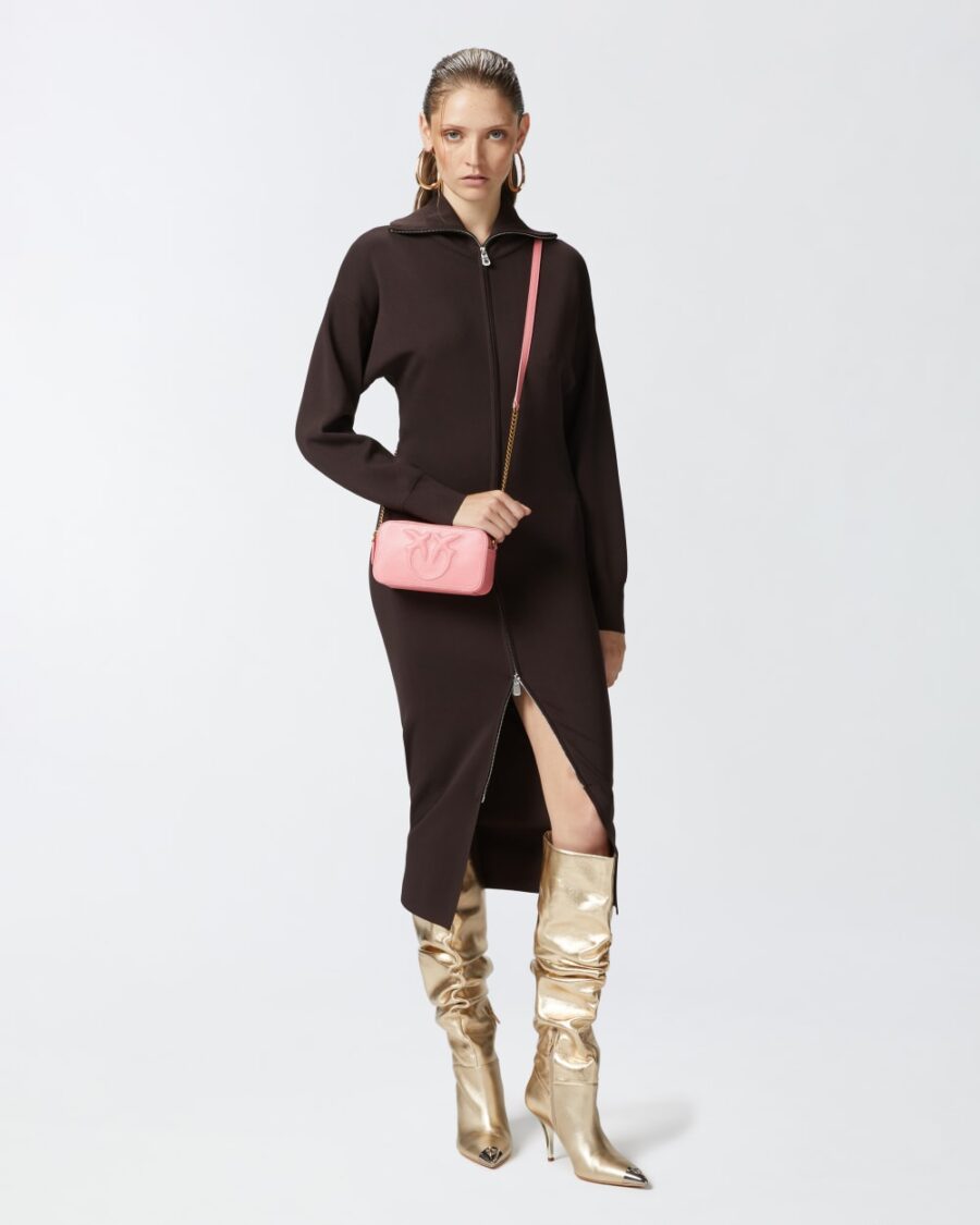 Abito midi in maglia collo alto con zip marrone oltre buio