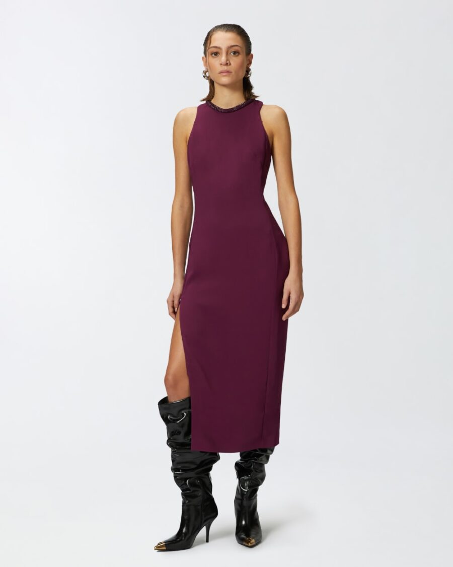 Black sheath dress with rhinestoned neckline - Image 4