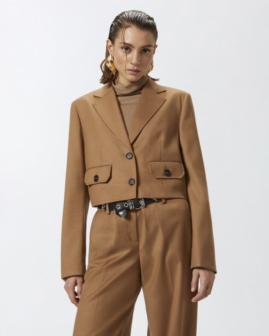 Blazer corto monopetto in flanella di lana marrone noce