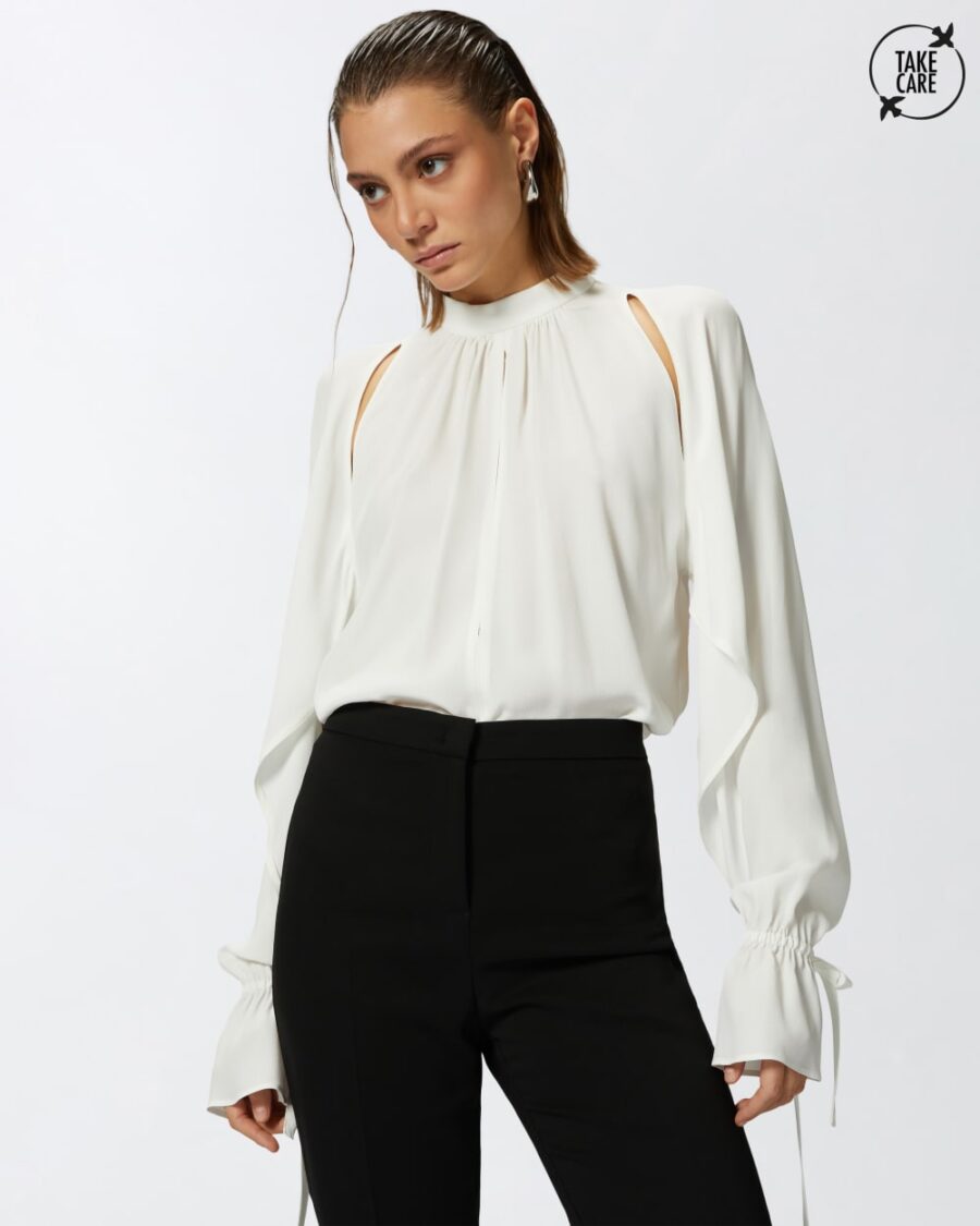 Blusa in misto seta con maniche volant bianco e gelato vaniglia