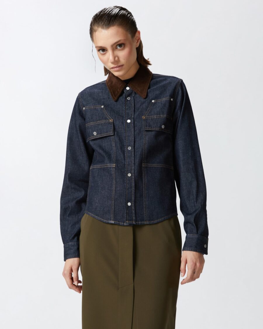 Camicia denim blu scuro con colletto velluto millerighe lavaggio rinse blu scuro