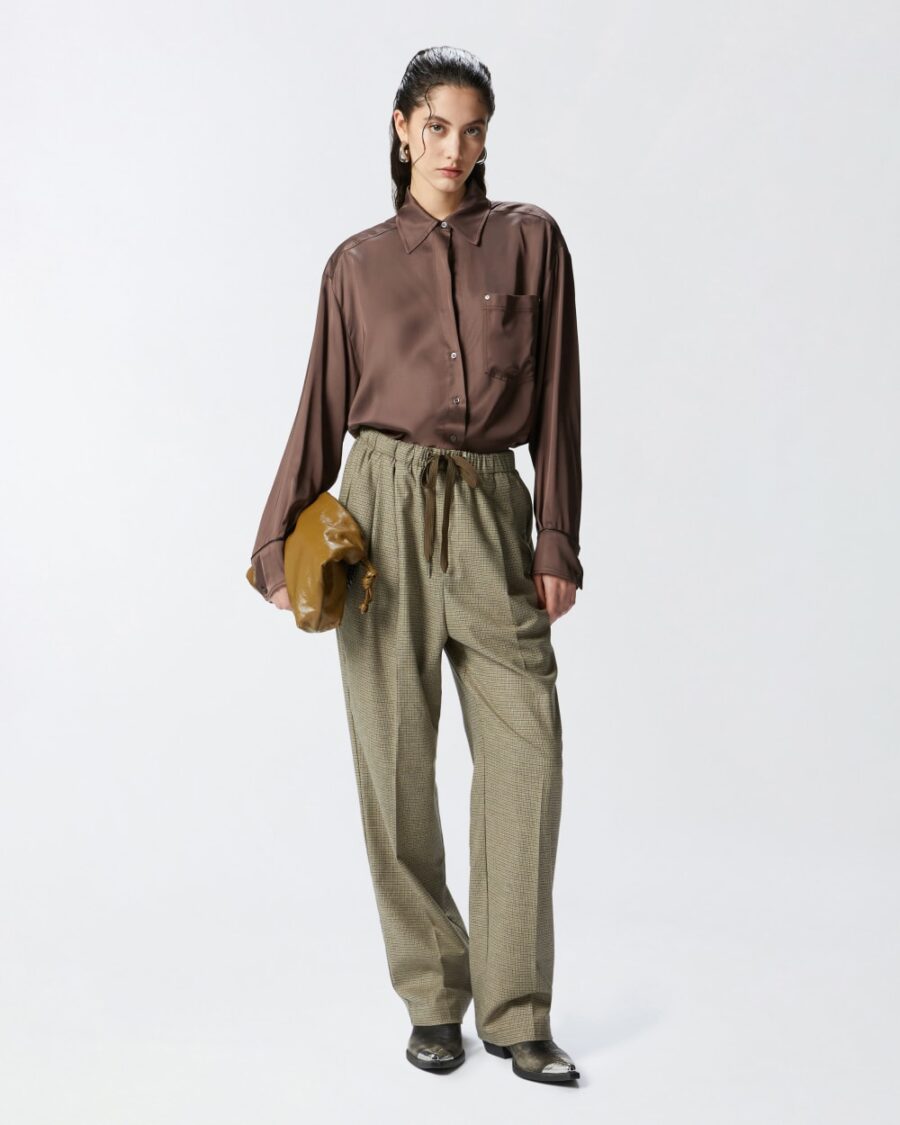 Glossy shirt with plunging neckline - Image 4