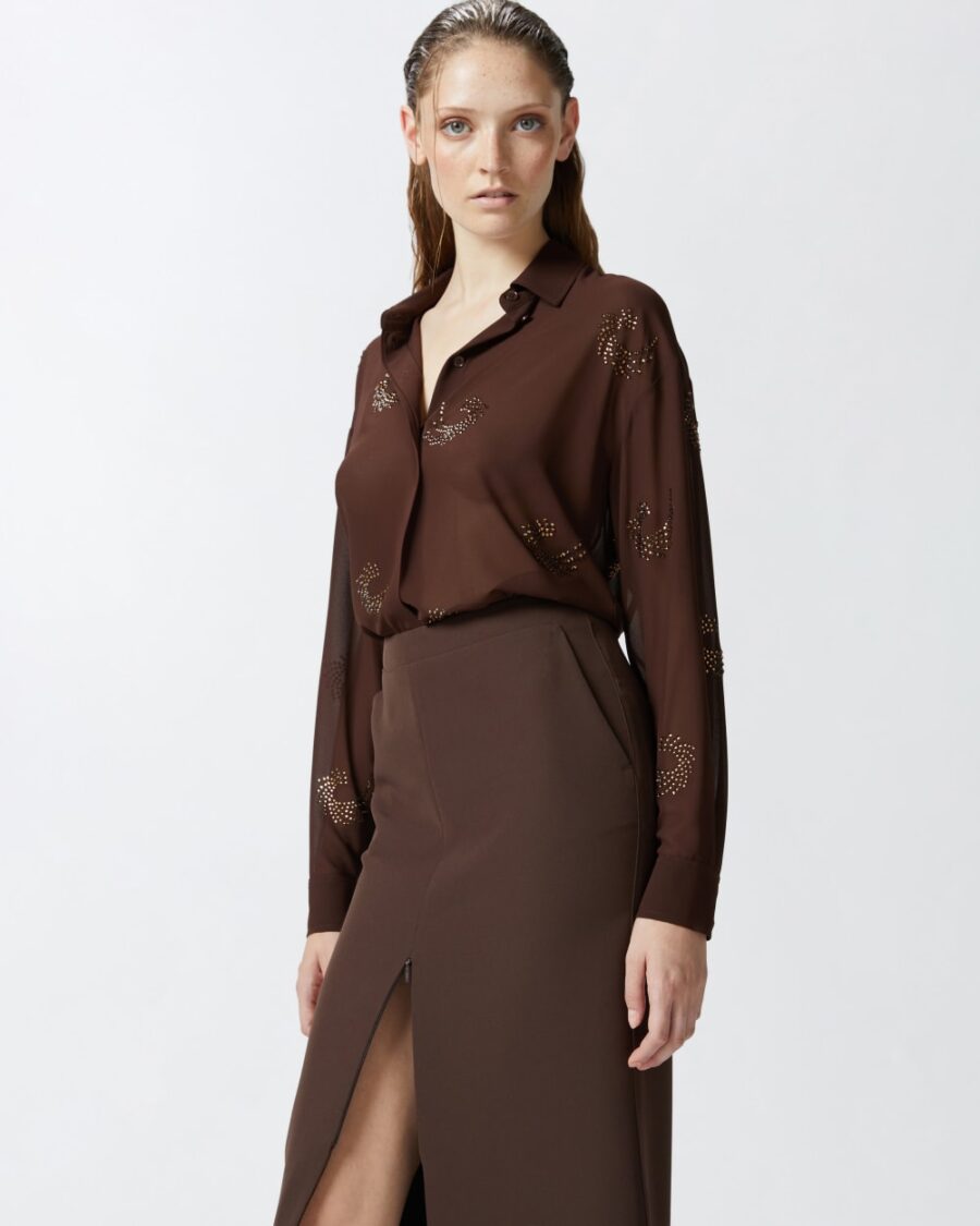 Camicia semitrasparente con vortici di strass - immagine 4
