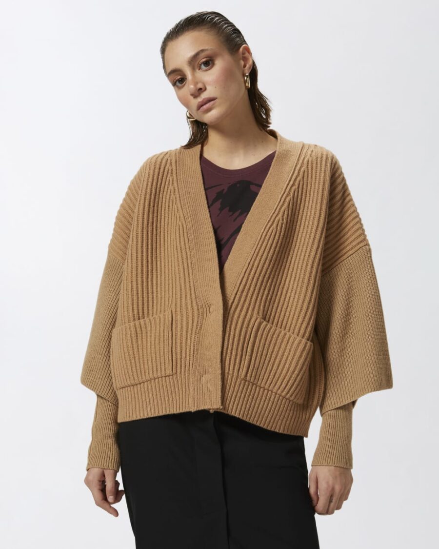Cardigan a coste in lana e cachemire beige tannino