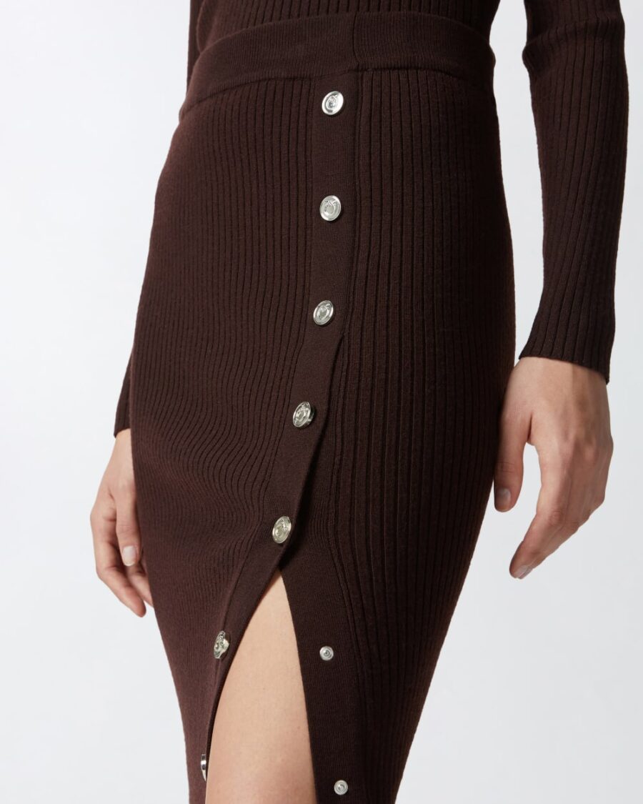 Gonna longuette in maglia a costine con bottoni - immagine 6