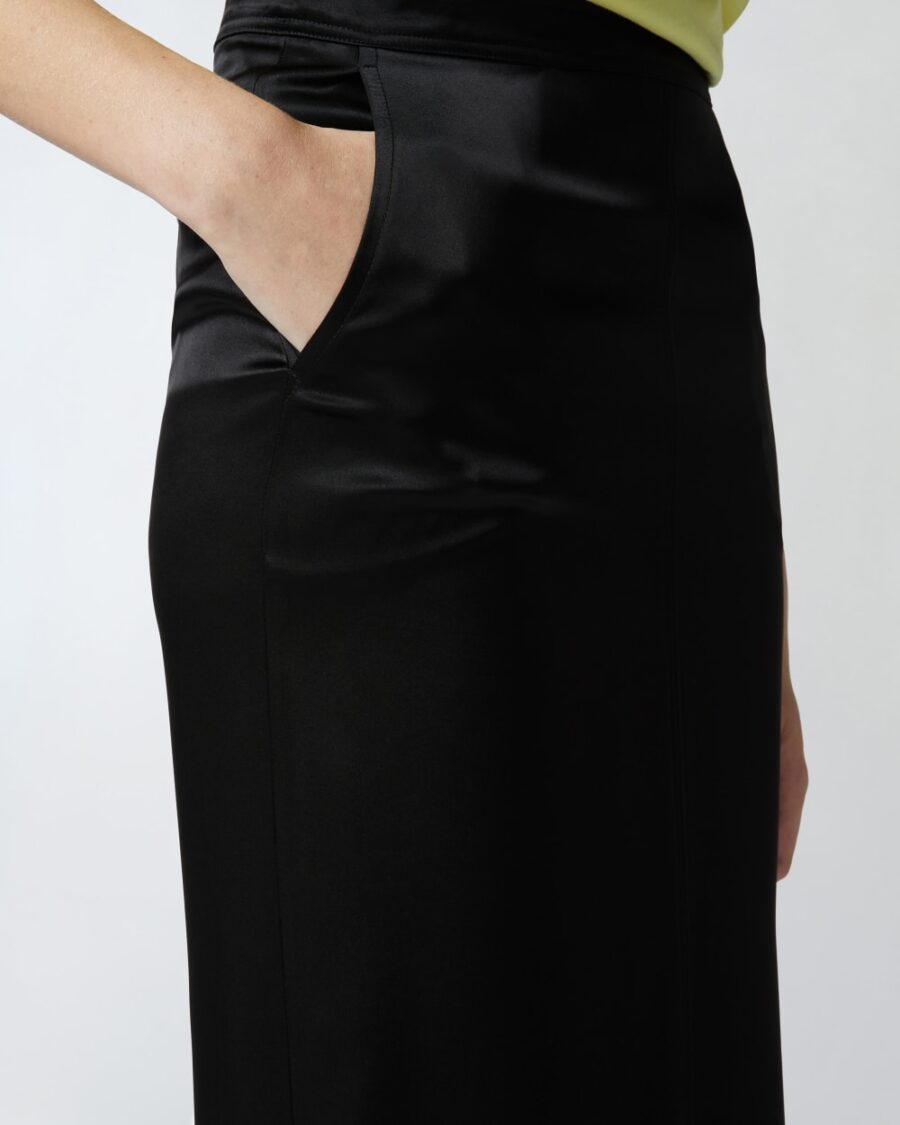 Gonna lunga in satin con spacco sul retro - immagine 6
