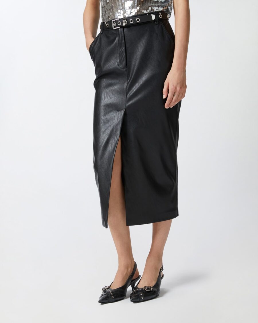 Leather-effect midi skirt with slit at the hem - Image 4