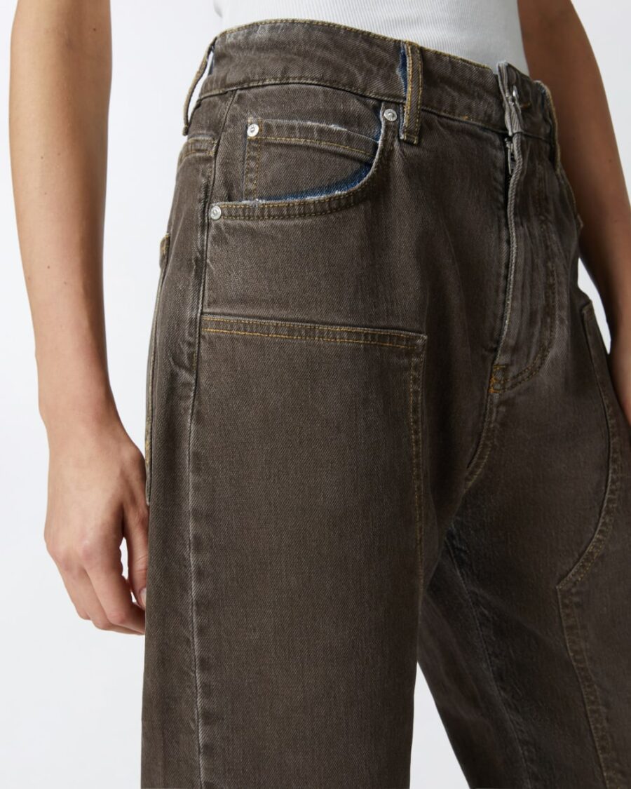 Jeans larghi in denim spray marrone - immagine 6