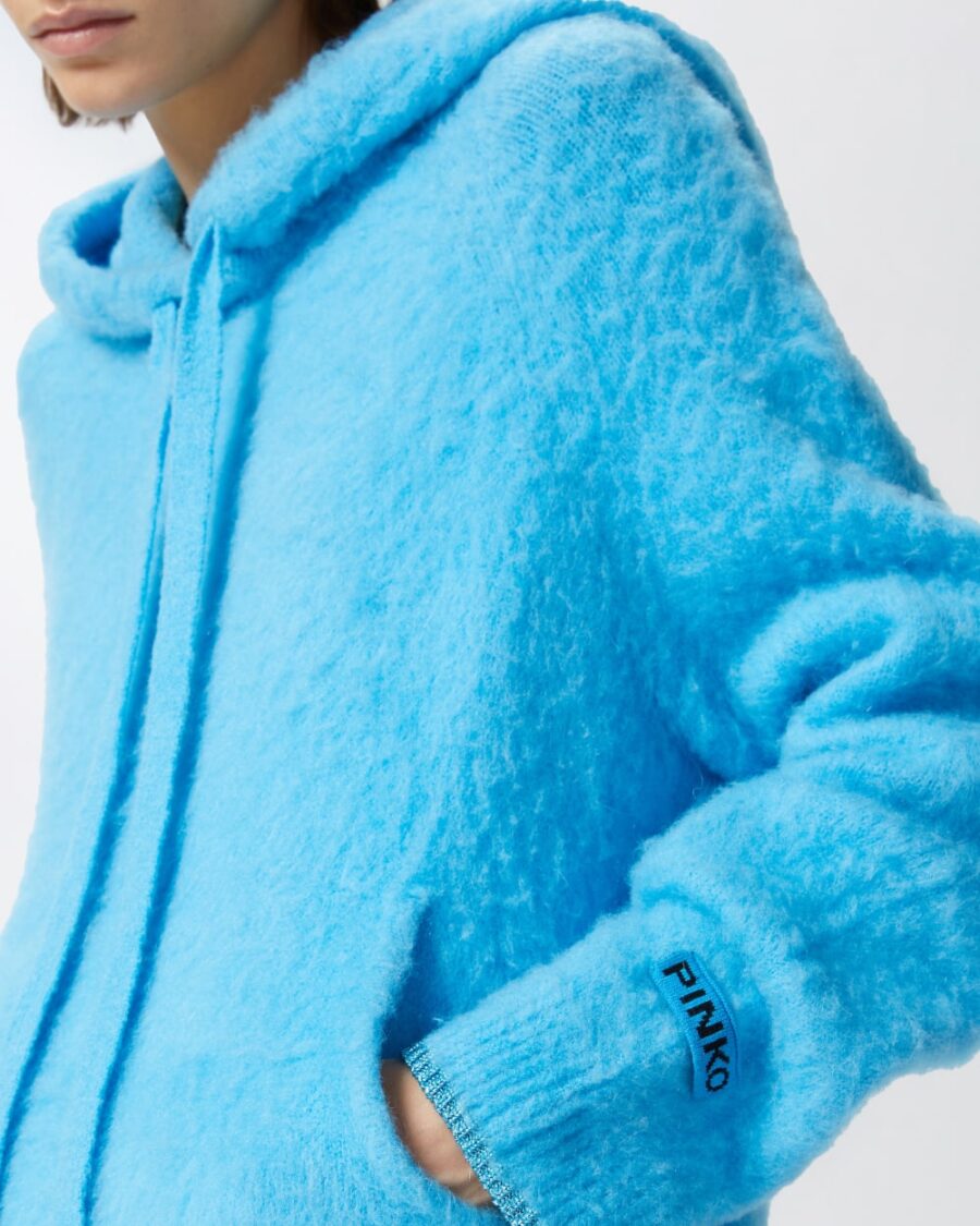 Maglia con cappuccio fluffy - immagine 6