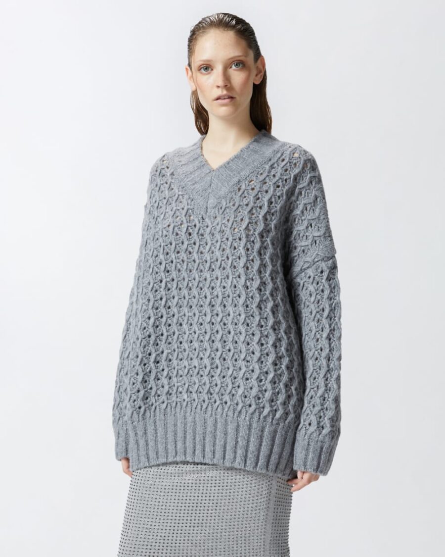 Maxi pullover lungo in filato leggerissimo traforato argento e metallizzato