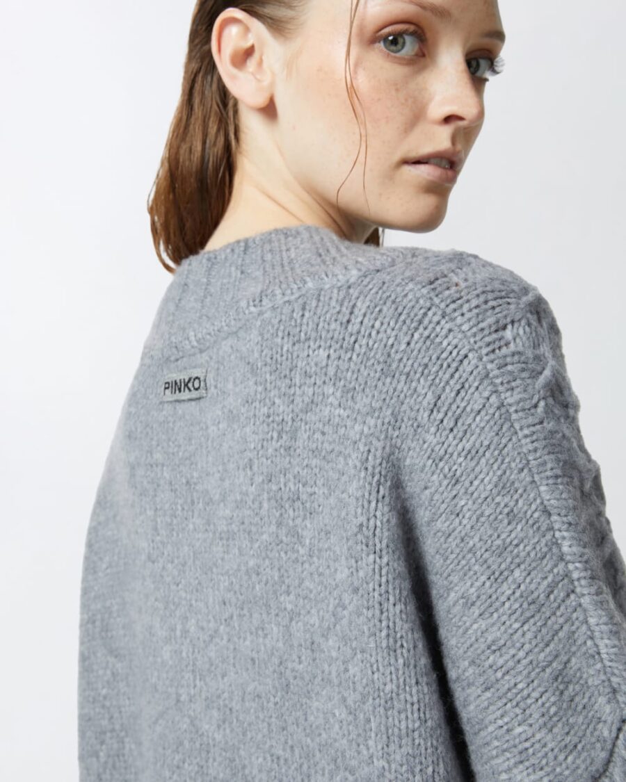Maxi pullover lungo in filato leggerissimo traforato - immagine 6