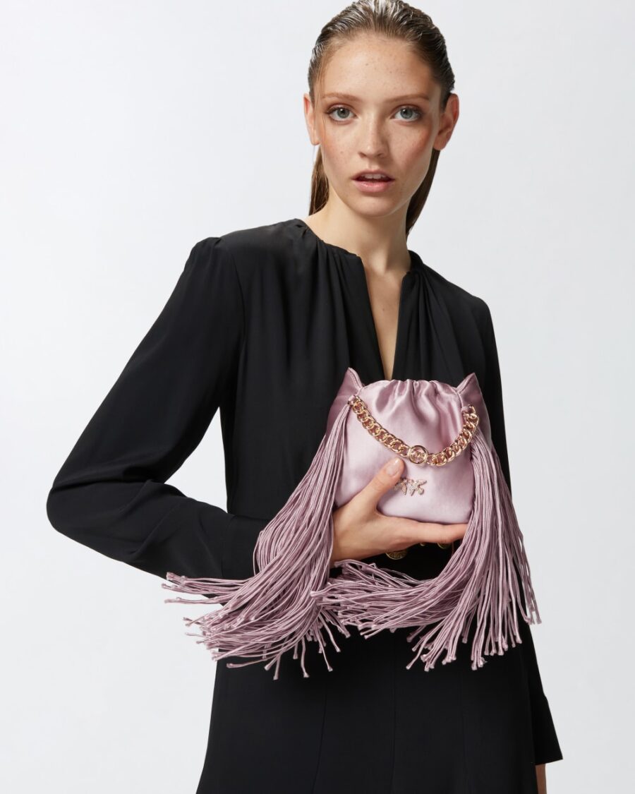 Mini borsa pochette in satin con frange rosa antico e oro
