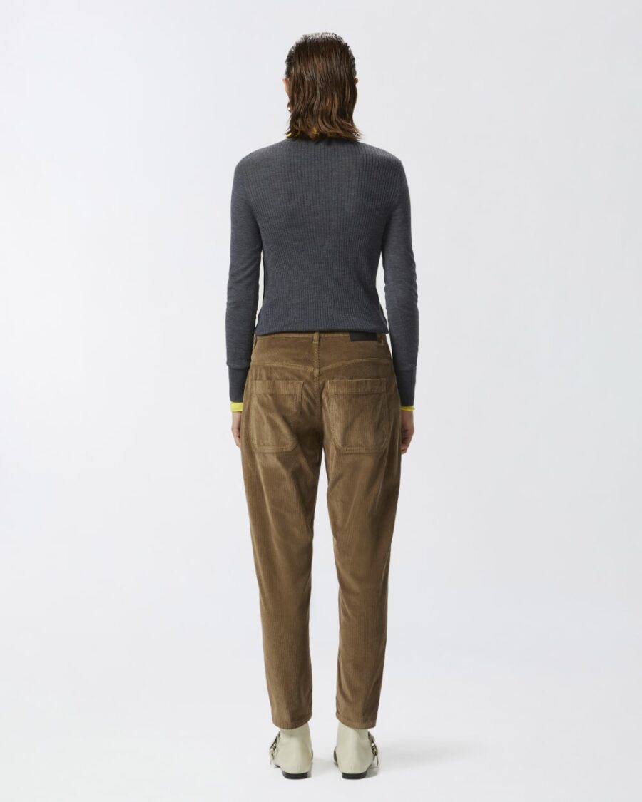 Pantaloni chino in velluto millerighe - immagine 5