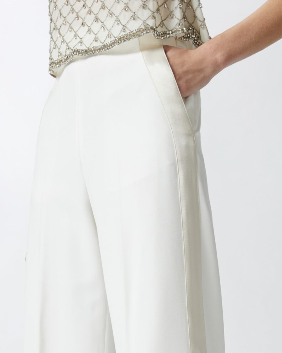 Elegant trousers with shiny side band - Image 6
