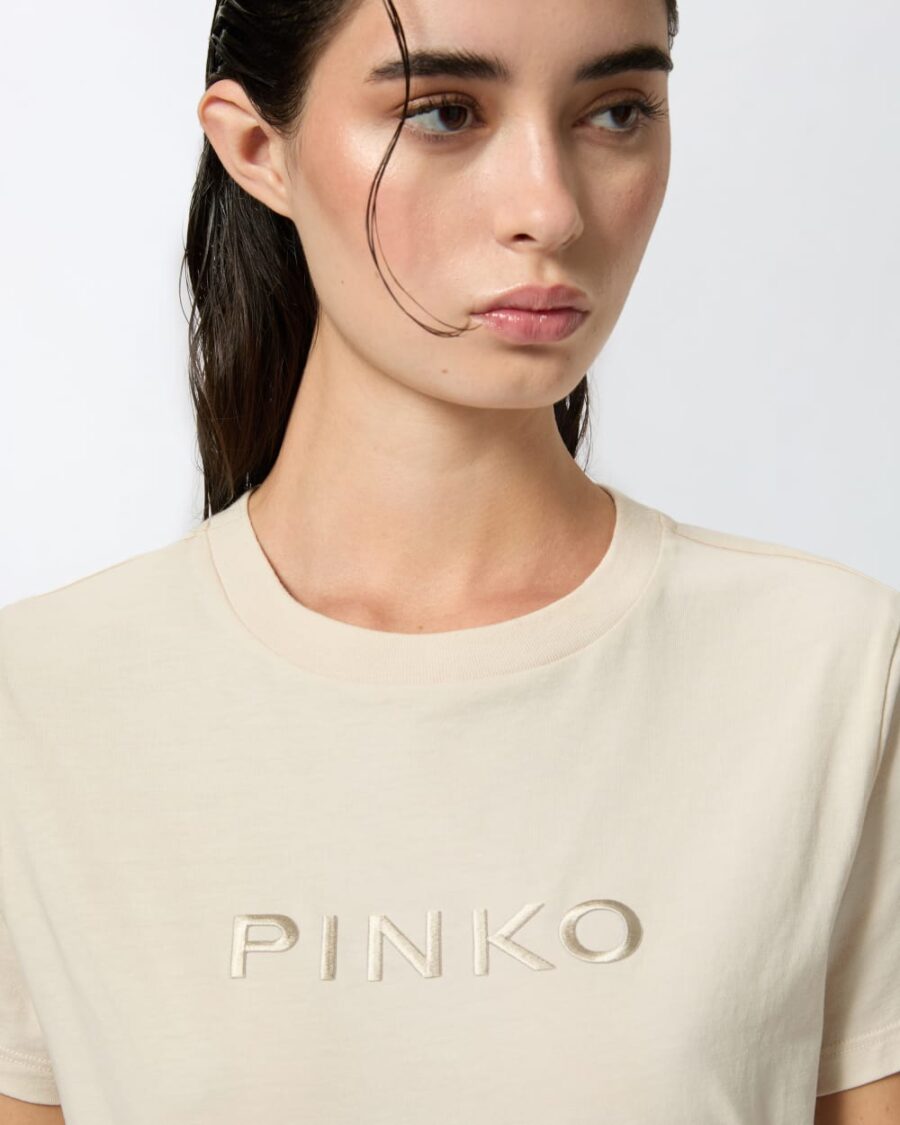 T-shirt logo effetto ricamato - immagine 6